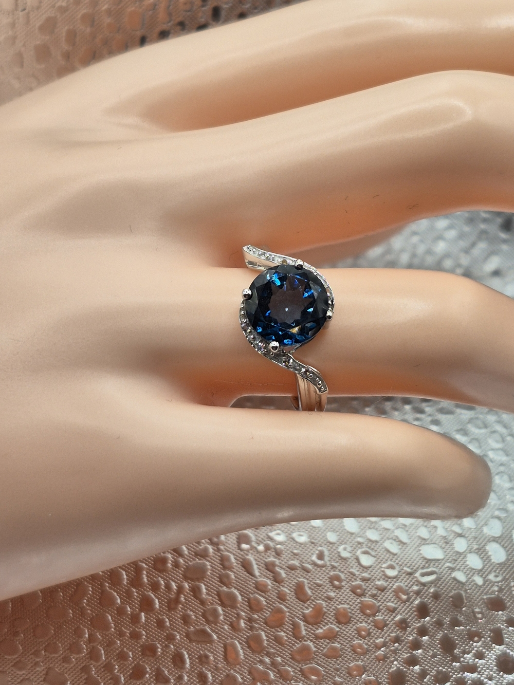 Sparkling London Blue Topaz